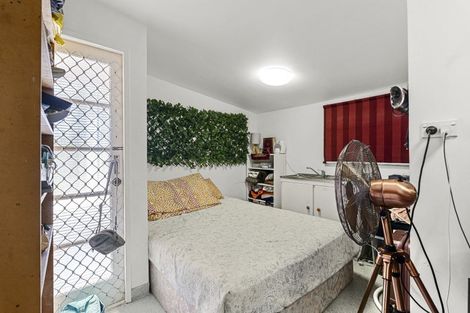 Photo of property in 28 Carrington Street, New Plymouth, 4310