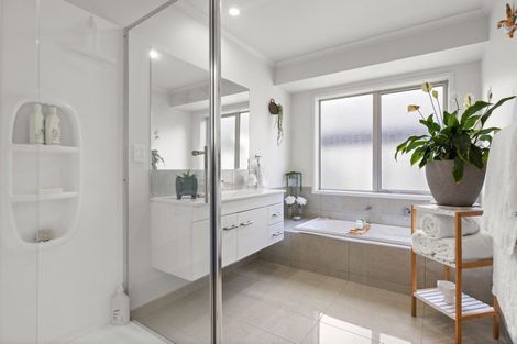 Photo of property in 51 Norfolk Drive, Cambridge, 3434