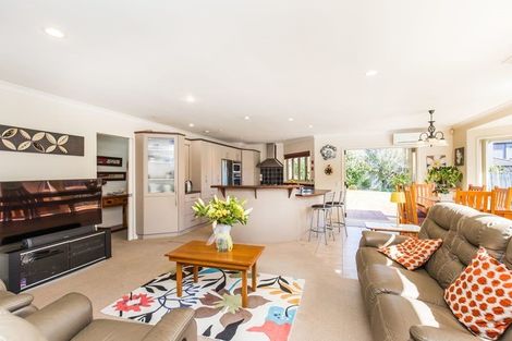 Photo of property in 58 Lothian Brae, Wattle Downs, Auckland, 2103