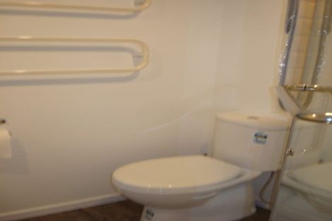 Photo of property in 17 Valron Road, Te Atatu South, Auckland, 0602