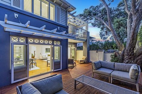 Photo of property in 270 Hurstmere Road, Takapuna, Auckland, 0622