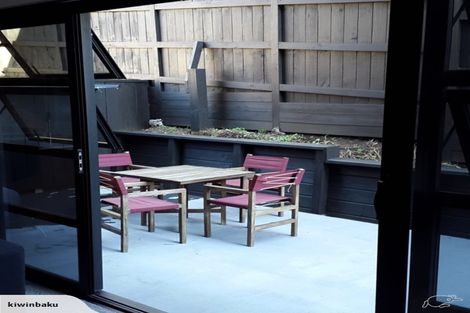 Photo of property in 14 Hamblyn Street, Strandon, New Plymouth, 4312