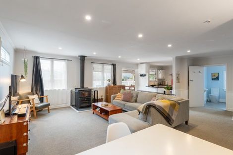 Photo of property in 124 Wyndham Road, Pinehaven, Upper Hutt, 5019