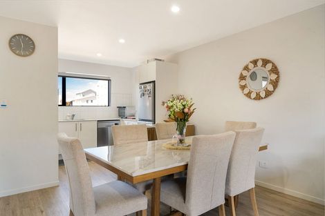 Photo of property in 45 Eileen Newey Place, Henderson, Auckland, 0612