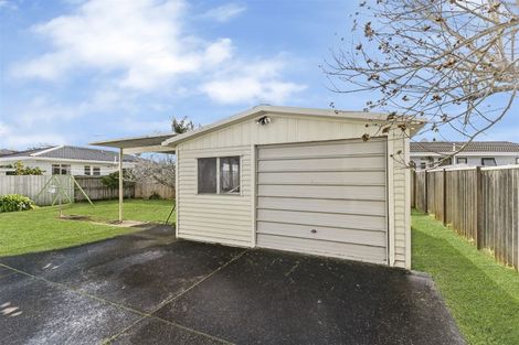 Photo of property in 25 Glennandrew Drive, Half Moon Bay, Auckland, 2012