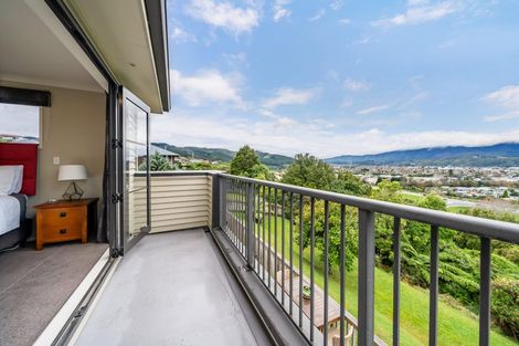 Photo of property in 9 Colin Guppy Crescent, Riverstone Terraces, Upper Hutt, 5018