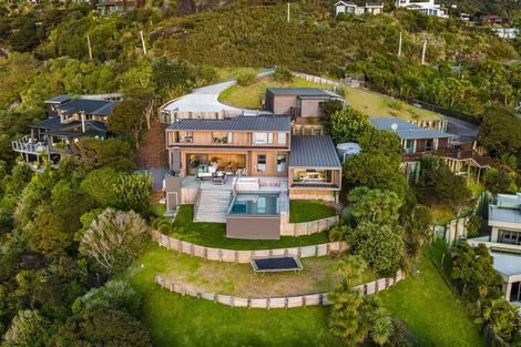 Photo of property in 81 Piha Road, Piha, New Lynn, 0772