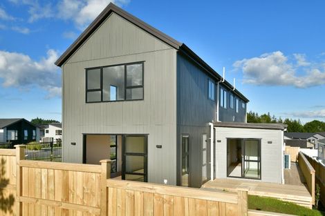 Photo of property in 15 Makenu Crescent, Wainui, Silverdale, 0992