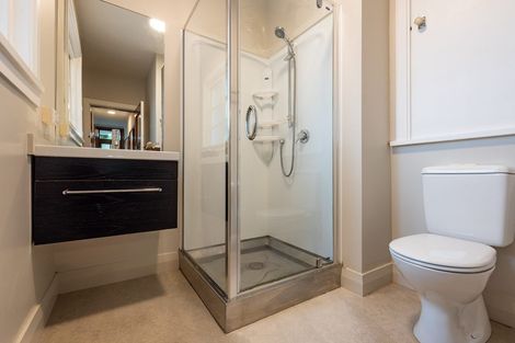 Photo of property in Ionian Flats, 123-125 Brougham Street, Mount Victoria, Wellington, 6011