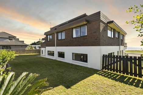 Photo of property in 76 Marine Parade, Mount Maunganui, 3116