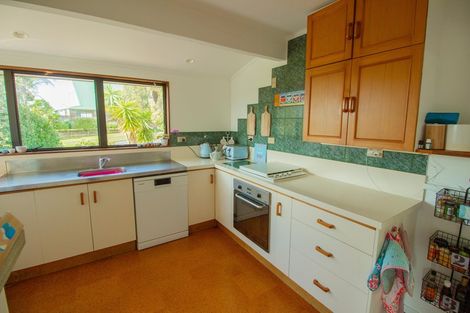 Photo of property in 18 Margaret Drive, Omokoroa, 3114