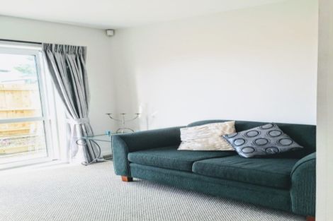 Photo of property in 30a Schnapper Rock Road, Schnapper Rock, Auckland, 0632