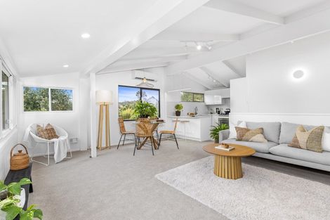 Photo of property in 2/88 Arran Road, Browns Bay, Auckland, 0630