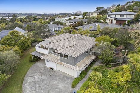 Photo of property in 12 Mandeville Place, Unsworth Heights, Auckland, 0632