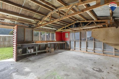 Photo of property in 33 Stockdale Street, Wainuiomata, Lower Hutt, 5014