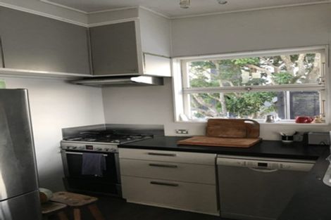 Photo of property in 23 Seaview Road, Castor Bay, Auckland, 0620