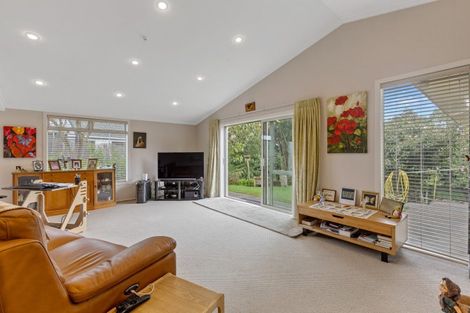 Photo of property in 25 Nikau Street, Inglewood, 4330