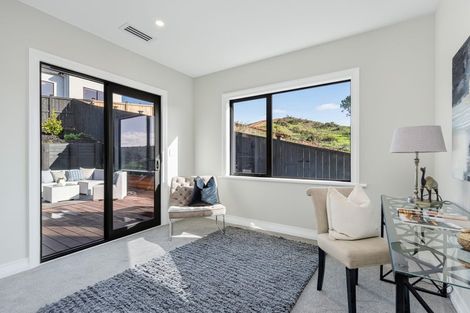 Photo of property in 9 Halcyon Bay Lane, Wainui, 0992