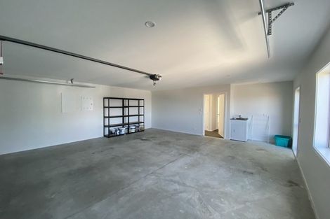 Photo of property in 12 Promontory Crescent, Newlands, Wellington, 6037