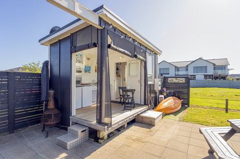 Photo of property in 14 Mermaid Place, Whitianga, 3510