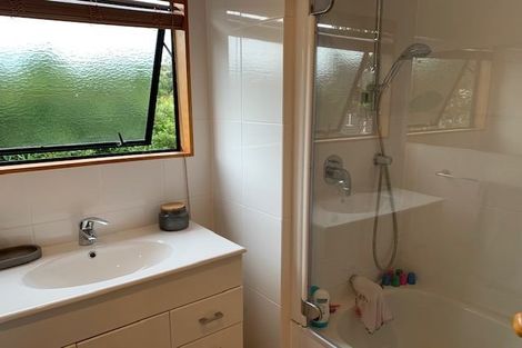 Photo of property in 1/29 Radiata Lane, Chatswood, Auckland, 0626