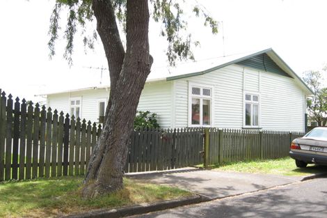 Photo of property in 1b Fair Oaks, Pukekohe, 2120