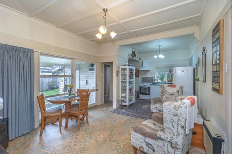 Photo of property in 48 Queenwood Road, Levin, 5510