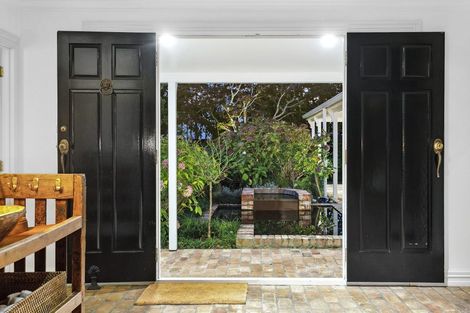 Photo of property in 49b Roland Road, Greenhithe, Auckland, 0632