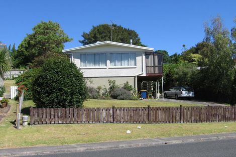 Photo of property in 30 Nor'east Drive, Northcross, Auckland, 0632