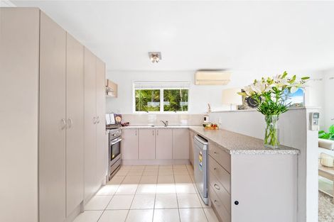 Photo of property in 11 Babington Place, Torbay, Auckland, 0630