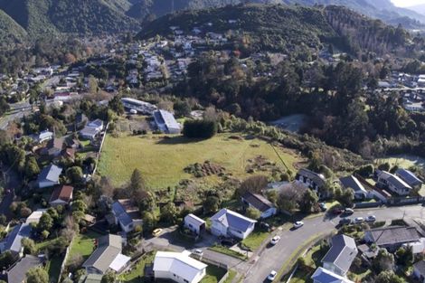 Photo of property in 296 Main Road North, Brown Owl, Upper Hutt, 5018