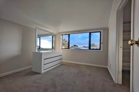 Photo of property in 2 Mellons Bay Road, Howick, Auckland, 2014