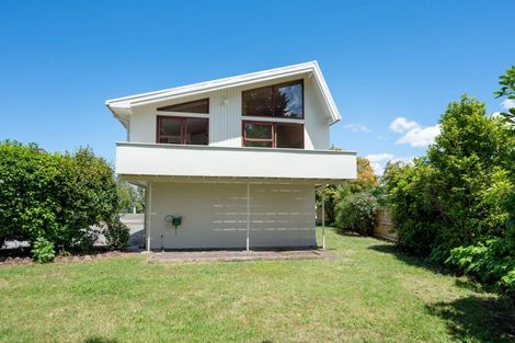 Photo of property in 10 Gibbs Place, Kinloch, Taupo, 3377