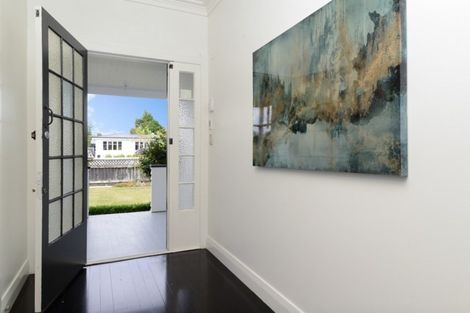 Photo of property in 19 Gillies Avenue, Claudelands, Hamilton, 3214