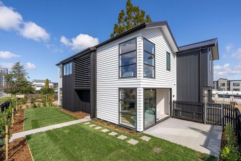 Photo of property in 32 Swanson Road, Henderson, Auckland, 0610