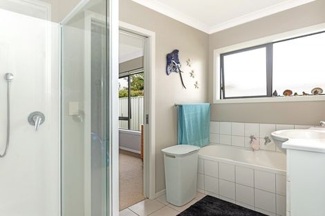 Photo of property in 7 Pohutukawa Grove, Lytton West, Gisborne, 4010