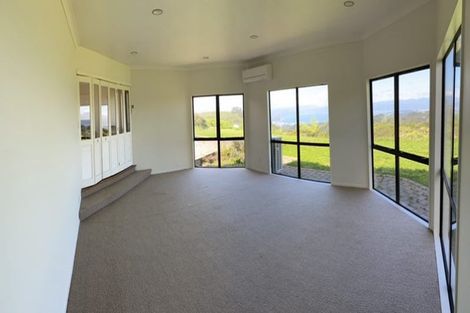 Photo of property in 82 Southernthread Road, Brooklyn, Wellington, 6021