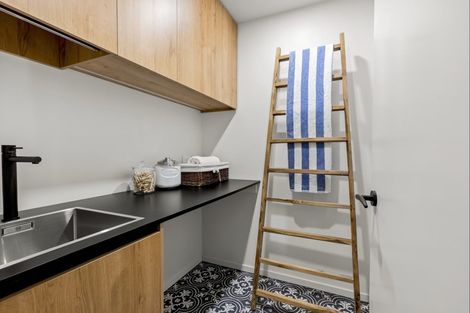 Photo of property in 32 Falconer Rise, Jacks Point, Queenstown, 9371