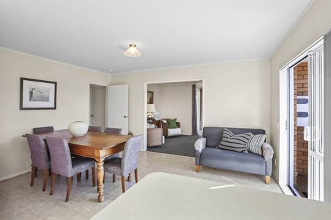 Photo of property in 1/6 Somerton Rise, Henderson, Auckland, 0612