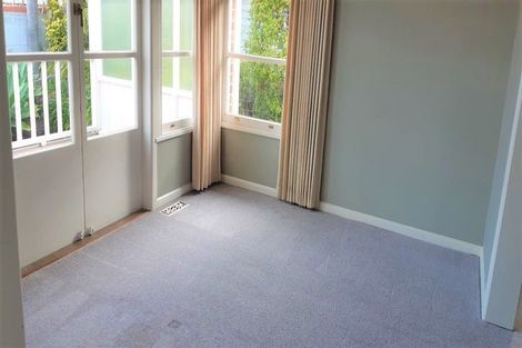 Photo of property in 31 Norwood Road, Bayswater, Auckland, 0622