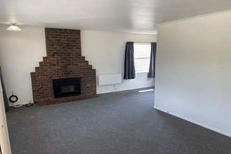 Photo of property in 2/284 Wairau Road, Glenfield, Auckland, 0629