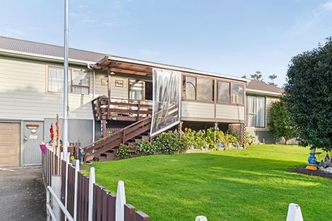 Photo of property in 1 Airedale Place, Waitara, 4320