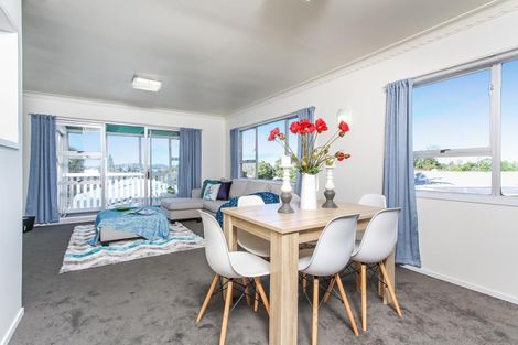 Photo of property in 4/100 Titirangi Road, New Lynn, Auckland, 0600