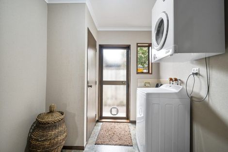 Photo of property in 27 Humphries Place, Awapuni, Palmerston North, 4412