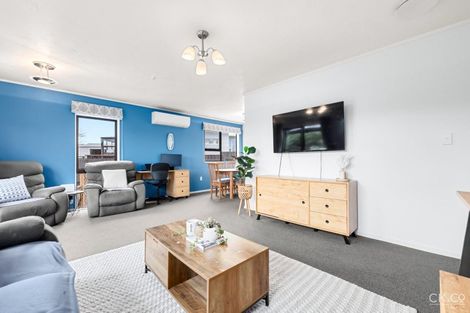 Photo of property in 180 Holborn Drive, Stokes Valley, Lower Hutt, 5019