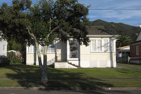 Photo of property in 7 Collett Street, Naenae, Lower Hutt, 5011