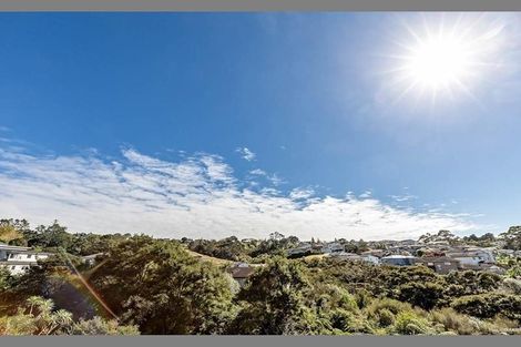 Photo of property in 18 Para Close, Fairview Heights, Auckland, 0632