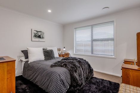 Photo of property in 18 Medallion Court, Kelvin Grove, Palmerston North, 4414