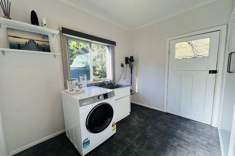 Photo of property in 33 Domett Street, Westport, 7825