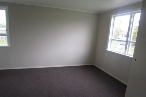 Photo of property in 11 Yeats Crescent, Fairfield, Hamilton, 3214
